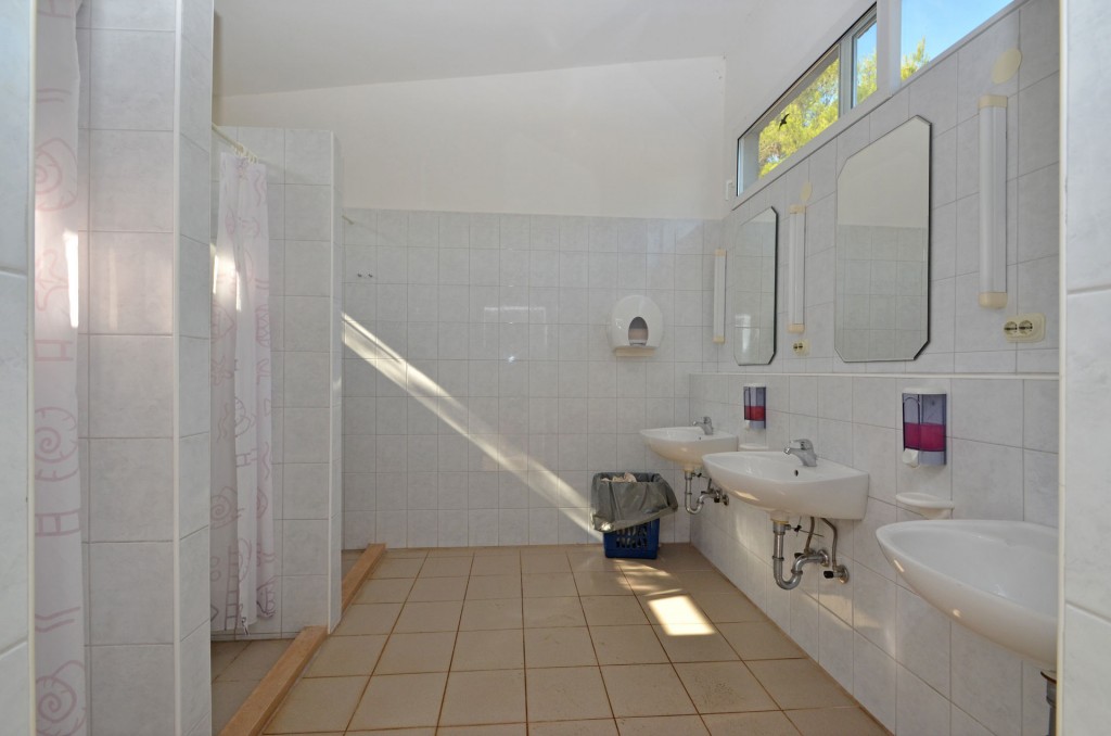 camp potirna mens room showers 04 1024x678 - Photo Gallery